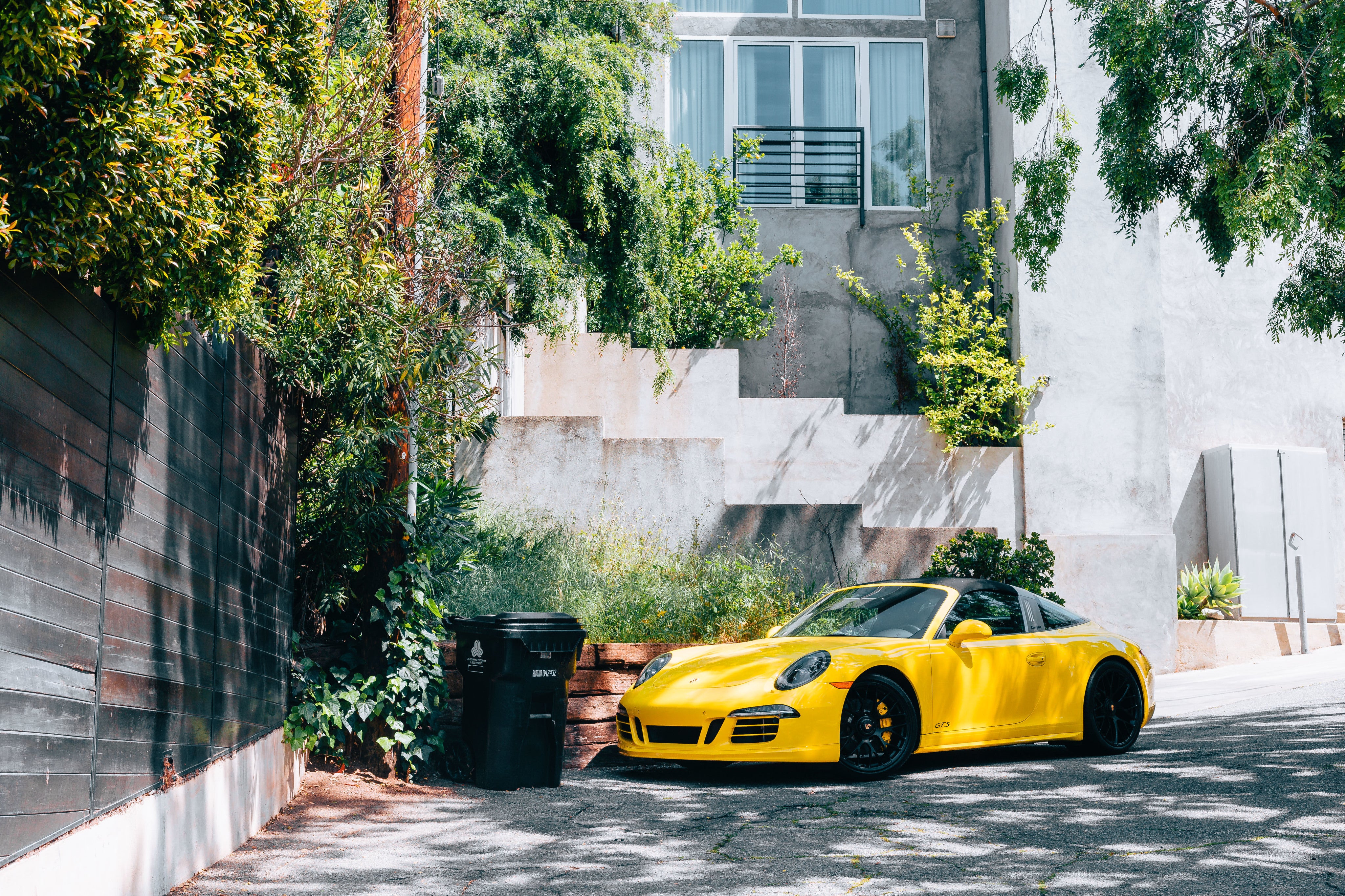 files/yellow-sports-car.jpg